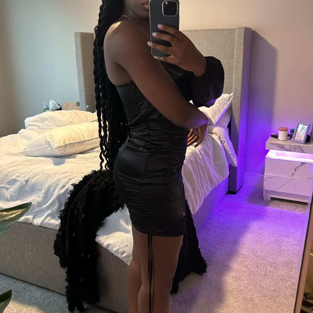 Dress - Picture 3 of 4